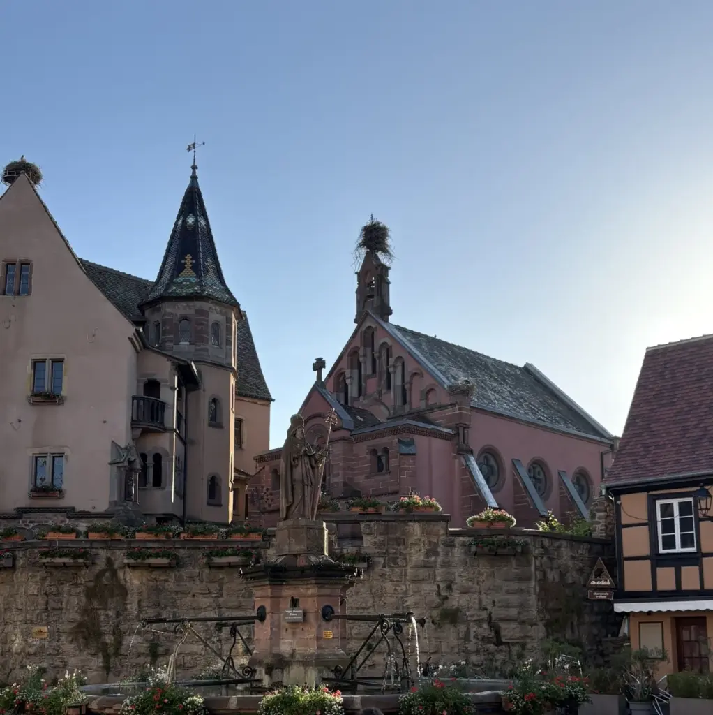 Château Saint-Léon et chapelle Saint-Léon IX au cœur du village médiéval d’Eguisheim en Alsace