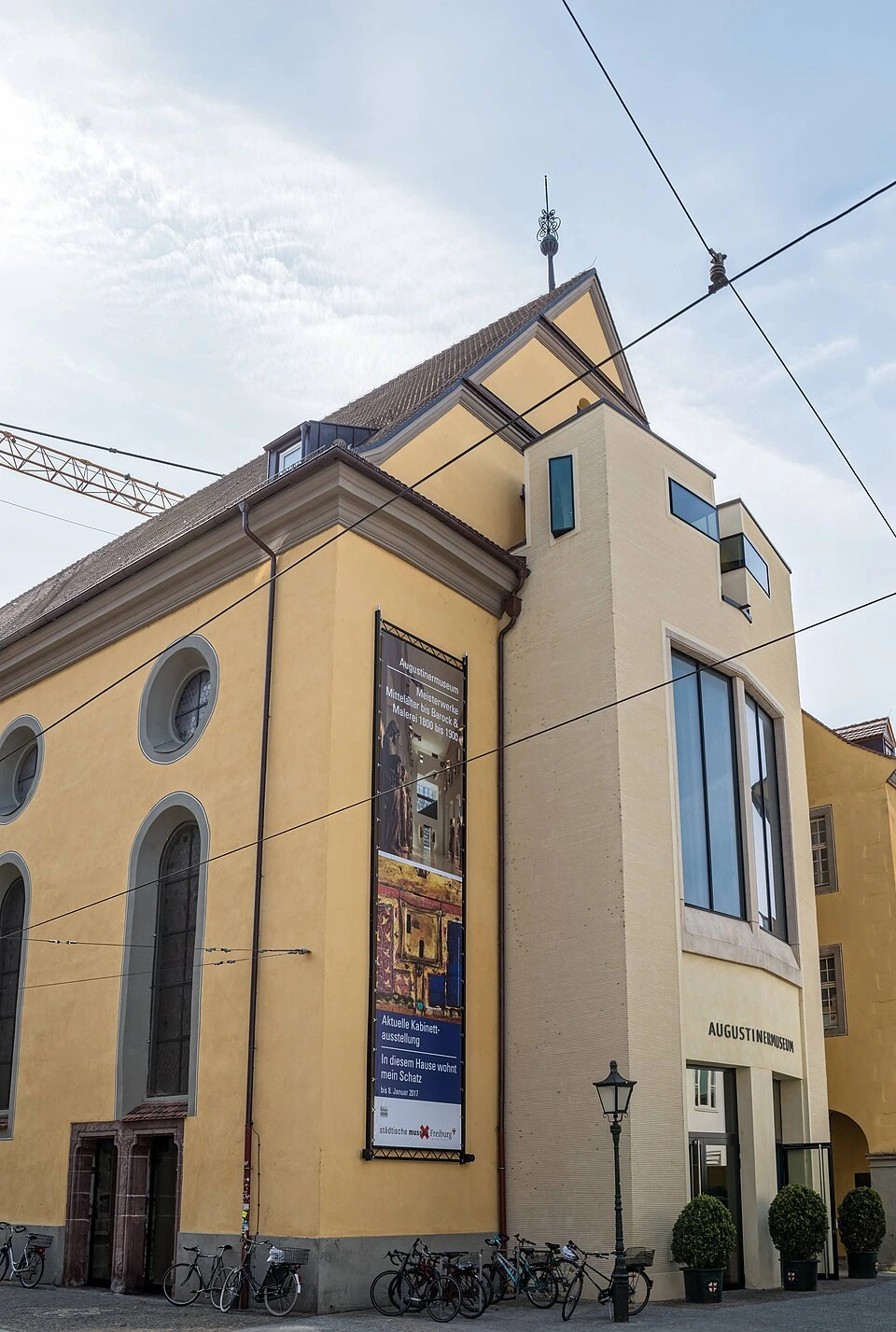 Entrée principale de l’Augustinermuseum à Freiburg im Breisgau.