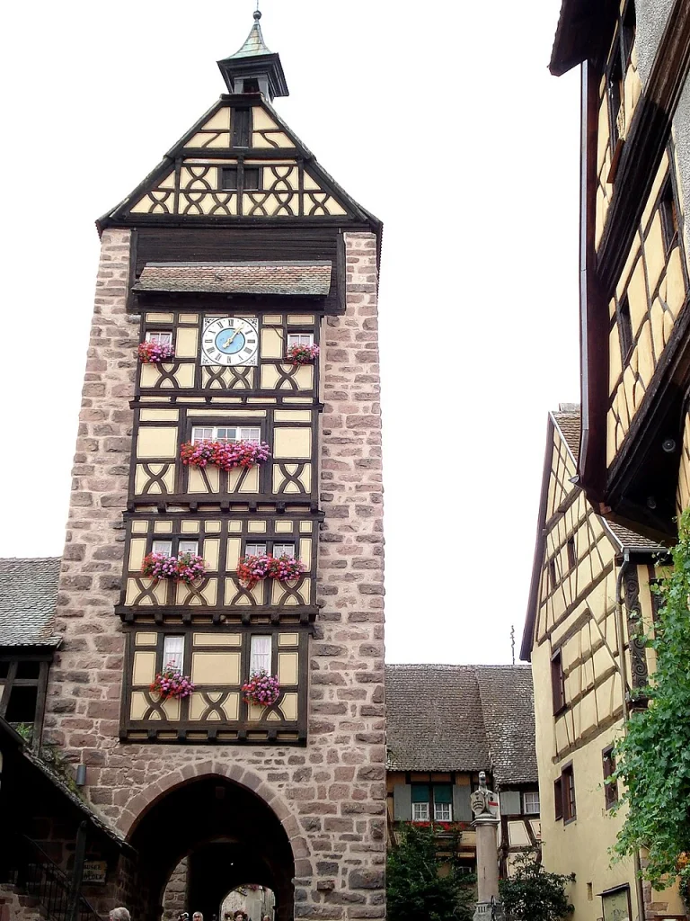 La porte du Dolder, ancienne entrée fortifiée de Riquewihr.