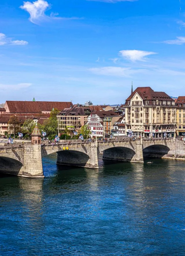 Mittlere Brücke, le pont emblématique de Bâle sur le Rhin